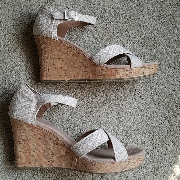 toms sienna cork wedge sandal